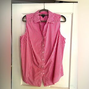 Talbots no iron 100%. cotton sleeveless shirt.